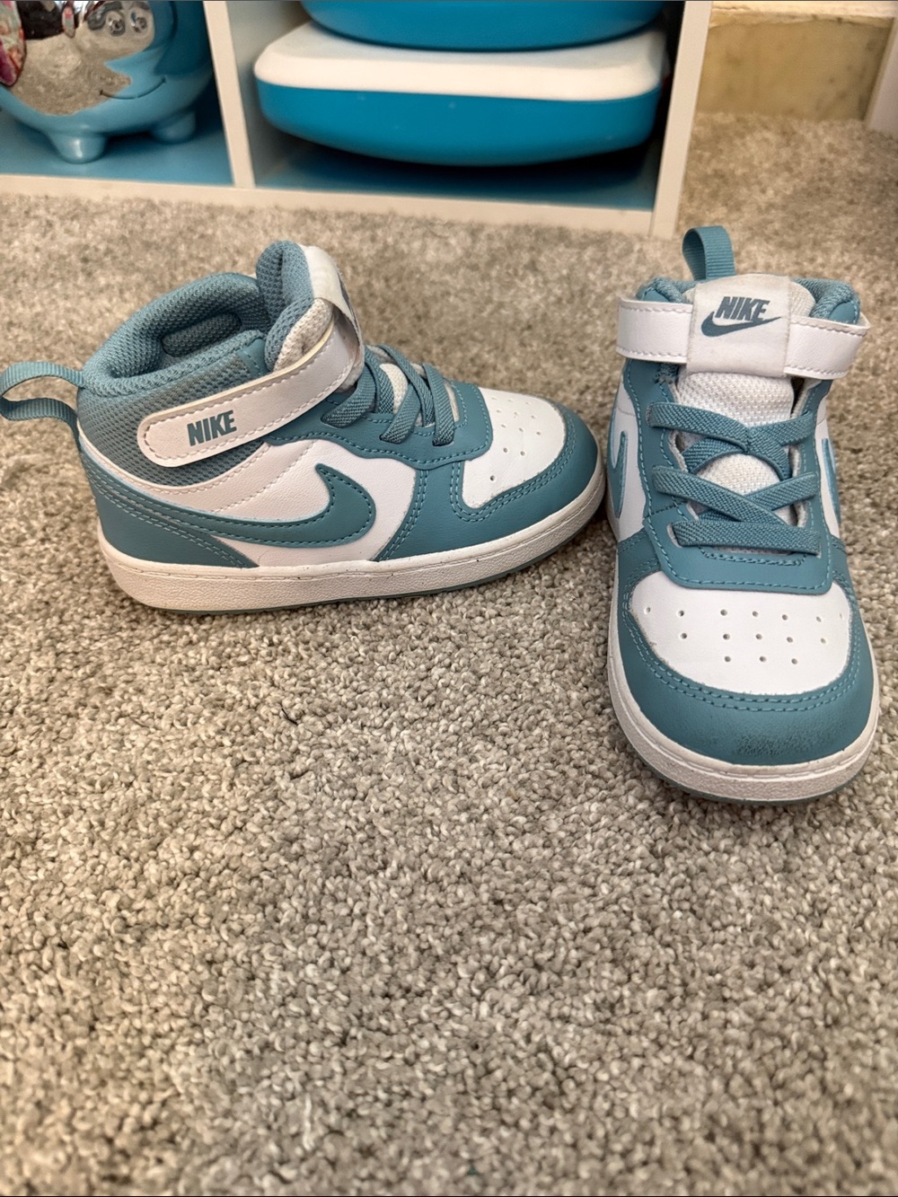 Nike Kids Mid-Top Sneakers in Teal & White